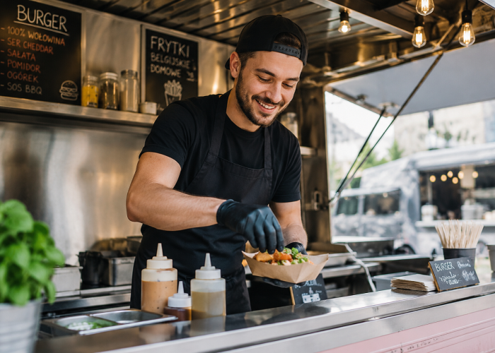 Uniformy dla food trucka: wygodne i widoczne dla klientów